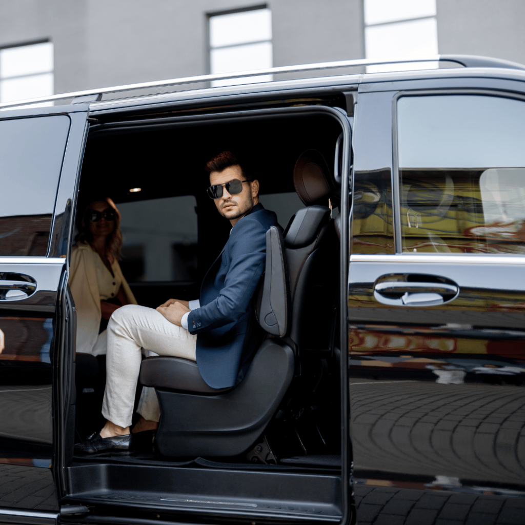 Book a corporate luxury car to/from Brisbane airport- Corporate transfers Brisbane